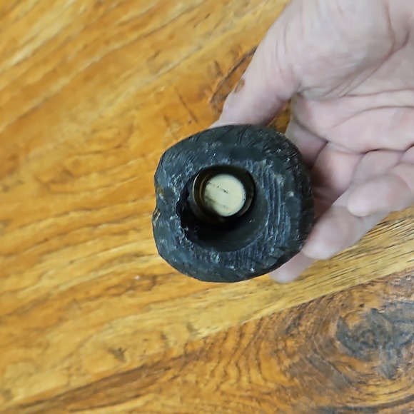 Carved Bear Wine Topper - Picture 4 of 4